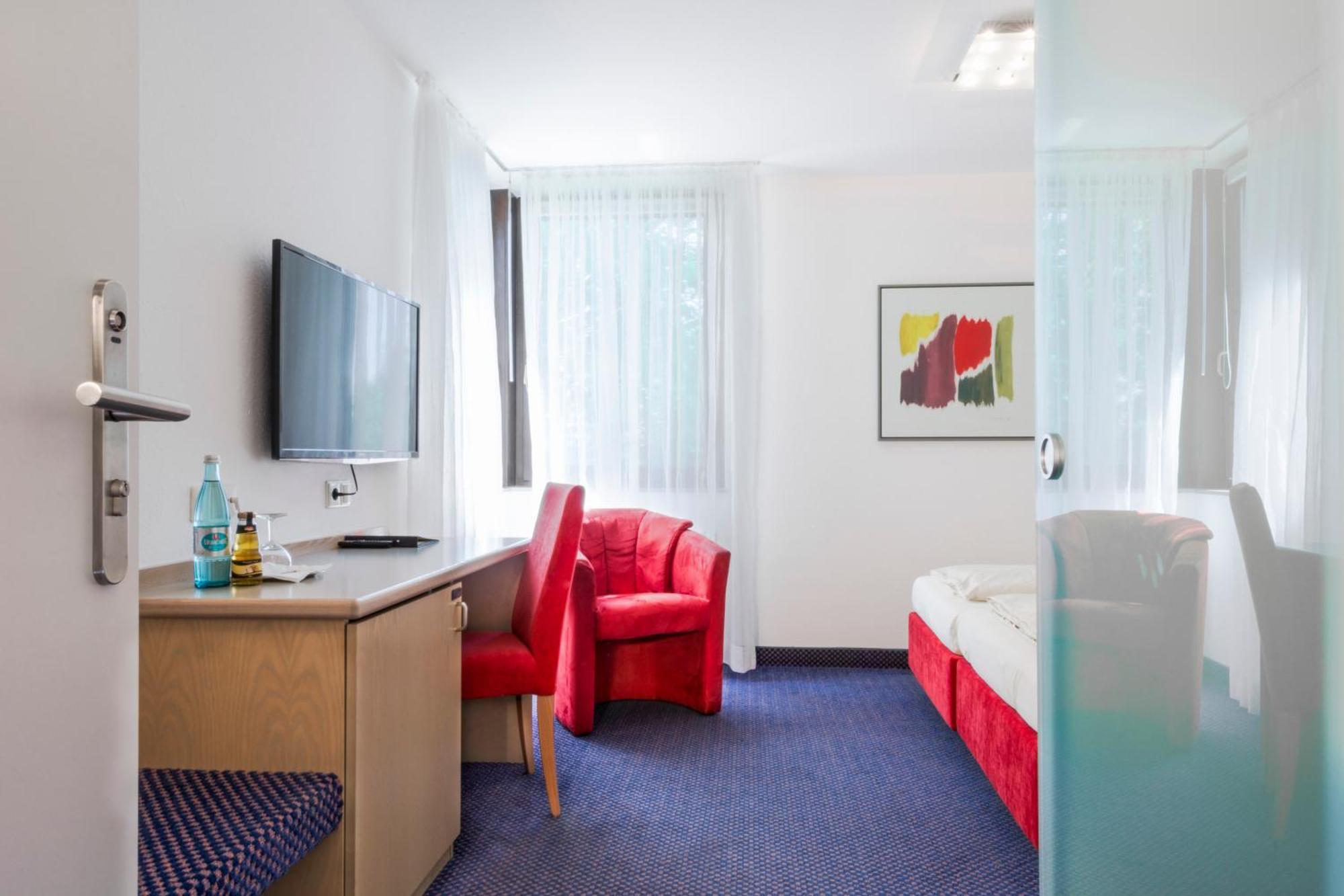 Parkhotel Schillerhoehe مارباخ أم نيكار الغرفة الصورة